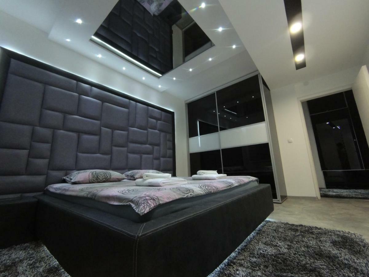 Grey Apartment Ni Exteriér fotografie