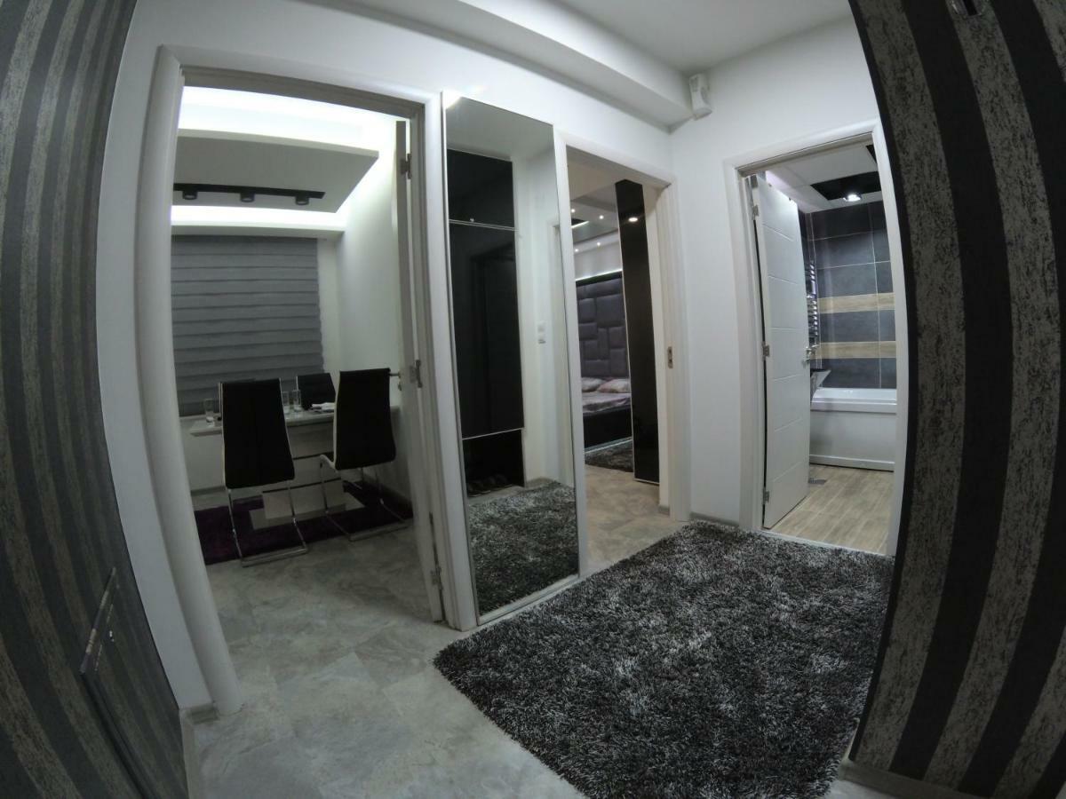 Grey Apartment Ni Exteriér fotografie