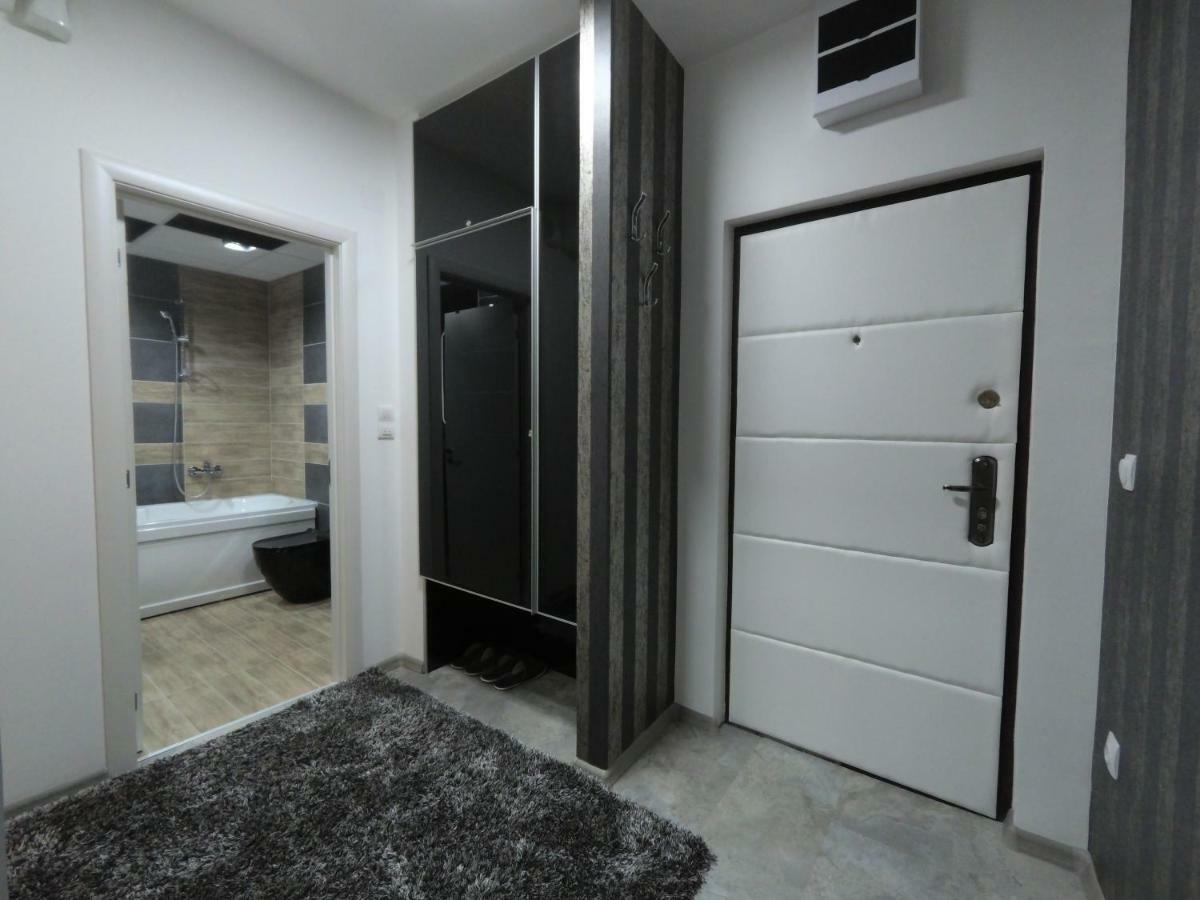 Grey Apartment Ni Exteriér fotografie